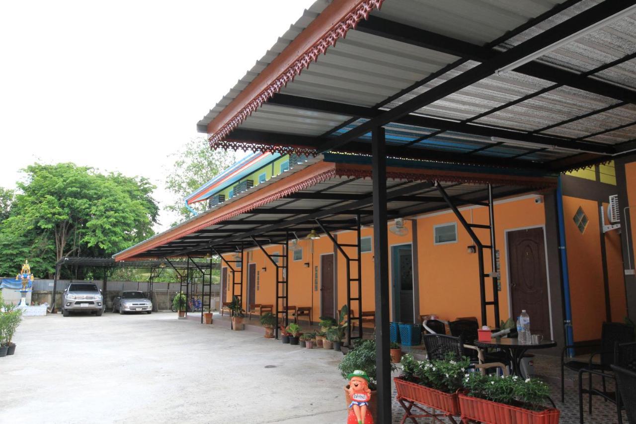Siri Guesthouse Phra Nakhon Si Ayutthaya Exterior foto